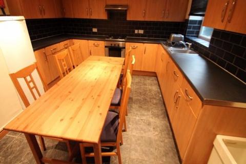 6 bedroom house to rent, Burley Road, Leeds