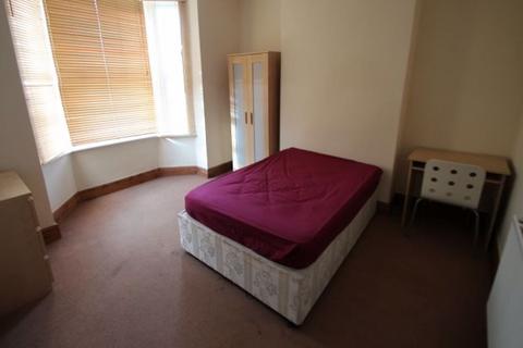 6 bedroom house to rent, Burley Road, Leeds