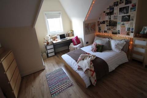 7 bedroom house to rent, Brudenell Mount, Leeds