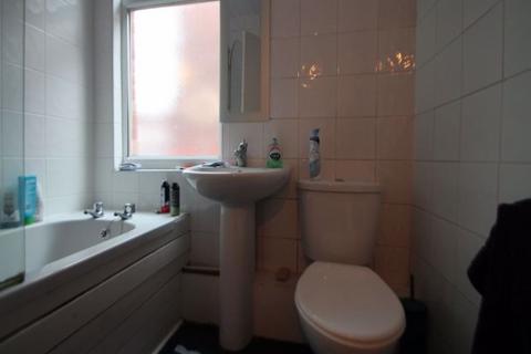 5 bedroom house to rent, Richmond Mount, Leeds