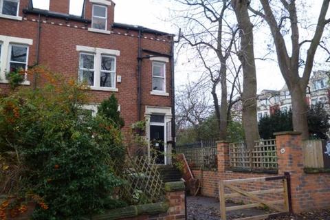 4 bedroom house to rent, Cliff Road, Leeds