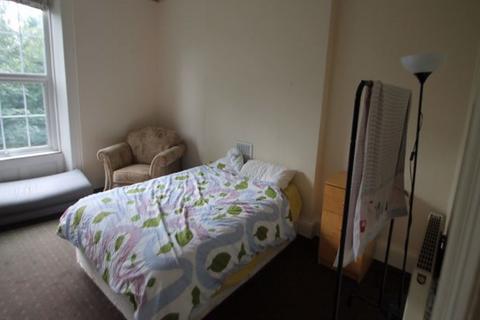 3 bedroom house to rent, Victoria Road, Leeds