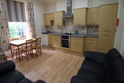 3 bedroom house to rent, Victoria Road, Leeds