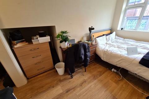 2 bedroom house to rent, Ash Grove, Leeds