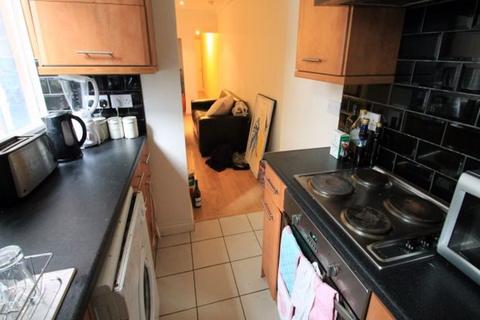 3 bedroom house to rent, Ash Grove, Leeds