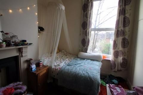 7 bedroom house to rent, Ash Grove, Leeds