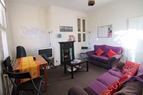 4 bedroom house to rent, Broomfield Road, Leeds