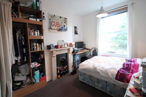 4 bedroom house to rent, Broomfield Road, Leeds