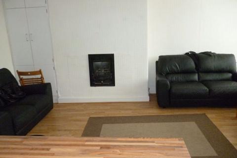 3 bedroom house to rent, Knowle Terrace, Leeds