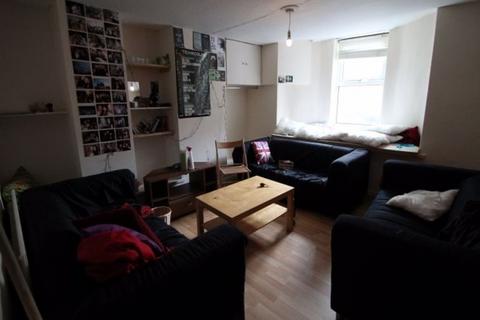 6 bedroom house to rent, Brudenell Grove, Leeds