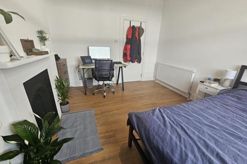 6 bedroom house to rent, Brudenell Grove, Leeds