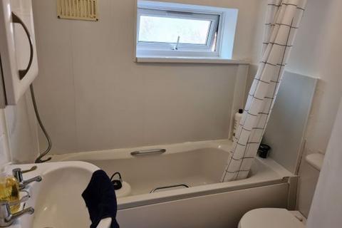 1 bedroom house to rent, Midland Road, Leeds