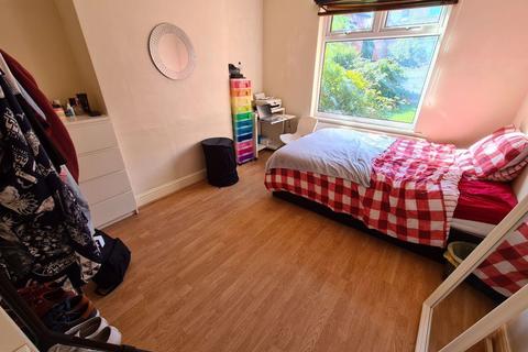 4 bedroom house to rent, Derwentwater Terrace, Leeds