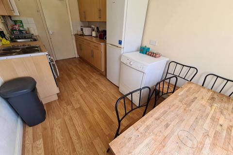 4 bedroom house to rent, Derwentwater Terrace, Leeds