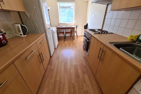 4 bedroom house to rent, Derwentwater Terrace, Leeds