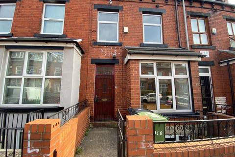 6 bedroom house to rent, Chestnut Avenue, Leeds