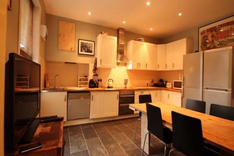 6 bedroom house to rent, Hyde Park Road, Leeds