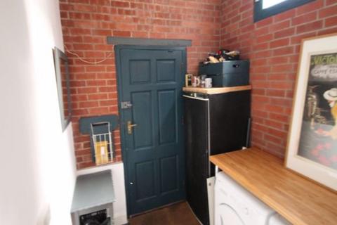 6 bedroom house to rent, Hyde Park Road, Leeds