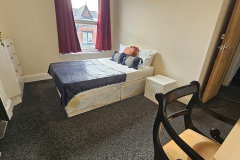 6 bedroom house to rent, Manor Terrace, Leeds