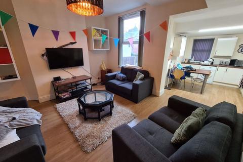 6 bedroom house to rent, Norwood Terrace, Leeds