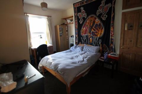 6 bedroom house to rent, Victoria Road, Leeds
