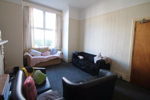 7 bedroom house to rent, Brudenell Avenue, Leeds