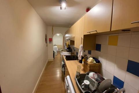 3 bedroom flat to rent, Royal Park Terrace, Leeds