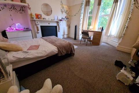 8 bedroom house to rent, Regent Park Terrace, Leeds