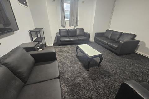 8 bedroom house to rent, Regent Park Terrace, Leeds