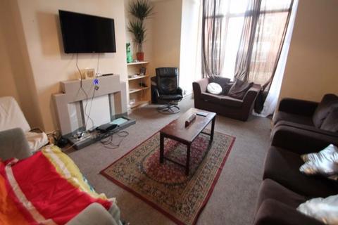 7 bedroom house to rent, Brudenell Avenue, Leeds