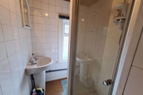 7 bedroom house to rent, Brudenell Avenue, Leeds