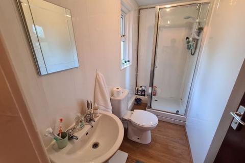 2 bedroom house to rent, Kensington Terrace, Leeds