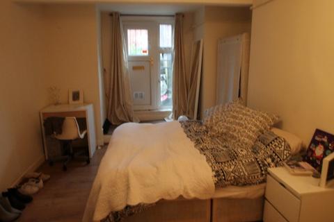 2 bedroom house to rent, Kensington Terrace, Leeds