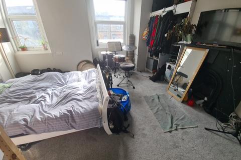1 bedroom in a house share to rent, Bennett Road, Leeds