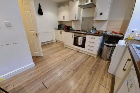 6 bedroom house to rent, Ridgeway Terrace (Delph Lane), Leeds