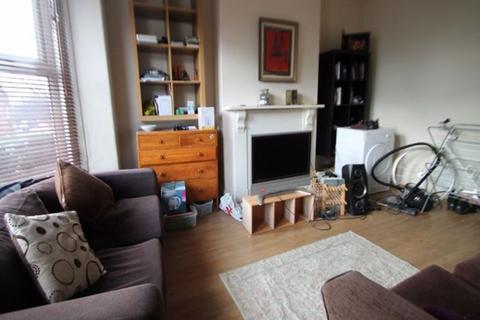 4 bedroom house to rent, Cardigan Lane, Leeds