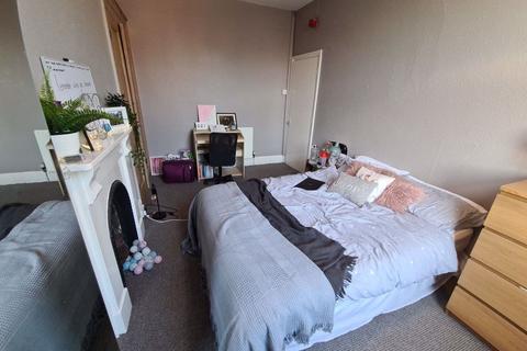 6 bedroom house to rent, Ridgeway Terrace, Leeds