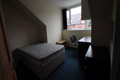 4 bedroom house to rent, Hessle Mount, Leeds