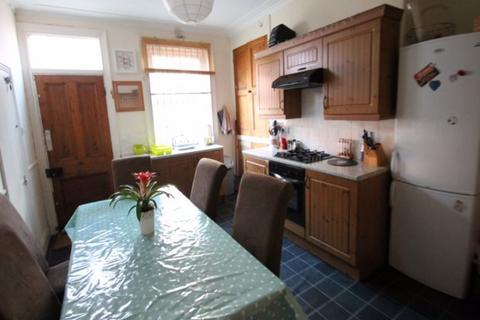 4 bedroom house to rent, Hessle Terrace, Leeds