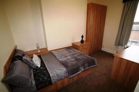 4 bedroom house to rent - Kendal Lane, Leeds