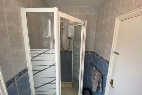 6 bedroom house to rent, Hartley Avenue, Leeds