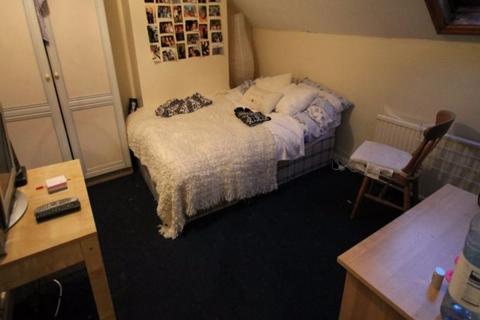 6 bedroom house to rent, Ebberston Terrace, Leeds