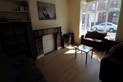 4 bedroom house to rent, Norwood Place, Leeds