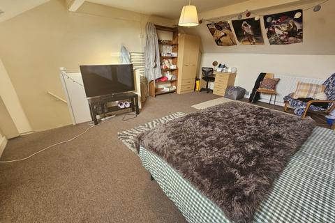 4 bedroom house to rent, Norwood Road, Leeds