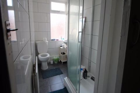 4 bedroom house to rent, Richmond Mount, Leeds