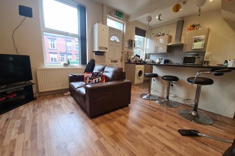 3 bedroom house to rent, Beechwood Row, Leeds