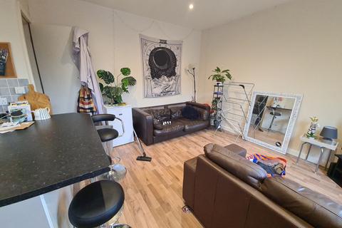 3 bedroom house to rent, Beechwood Row, Leeds