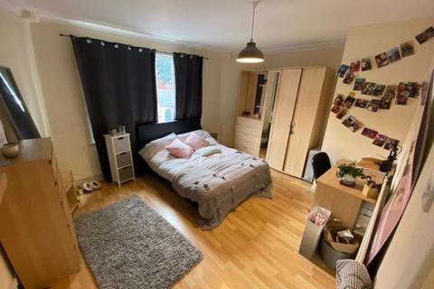 4 bedroom house to rent, Richmond Mount, Leeds