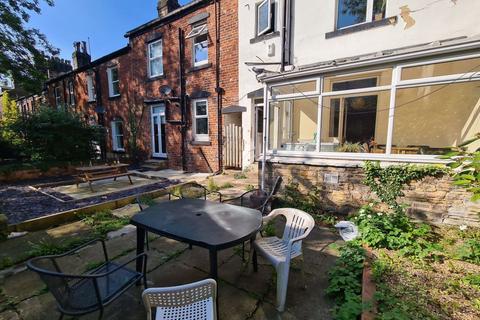 4 bedroom house to rent, Victoria Road, Leeds
