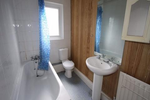4 bedroom house to rent, Victoria Road, Leeds